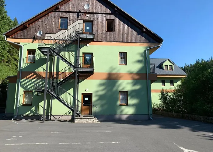 Pod Pradedem Orbit Lägenhet *